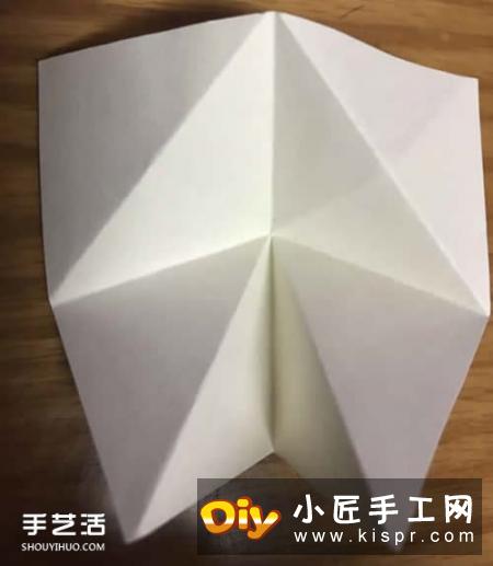 一张正方形纸张,先折个十字