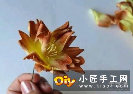 宛如真花的海绵纸花手工制作教程